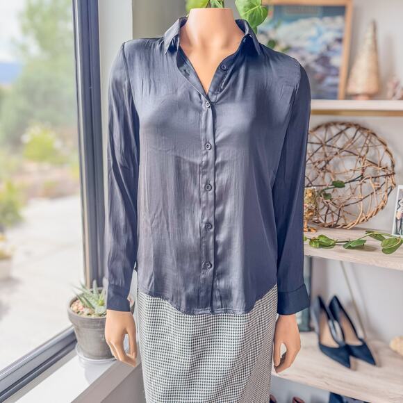 NWT-Miami of Francesca's, Lena’s Black Satin Collared Button Down Shirt, X-Small - Picture 2 of 9